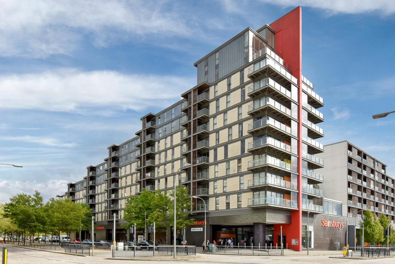 The Vizion Serviced Apartments From Pincott Properties - Free Parking, Private Balcony, And Wifi 米尔顿凯恩斯 外观 照片
