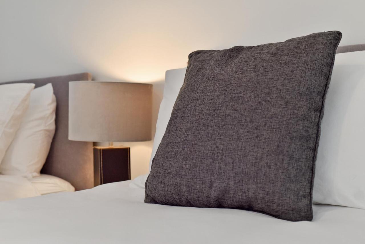 The Vizion Serviced Apartments From Pincott Properties - Free Parking, Private Balcony, And Wifi 米尔顿凯恩斯 外观 照片