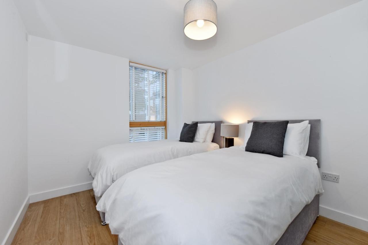 The Vizion Serviced Apartments From Pincott Properties - Free Parking, Private Balcony, And Wifi 米尔顿凯恩斯 外观 照片