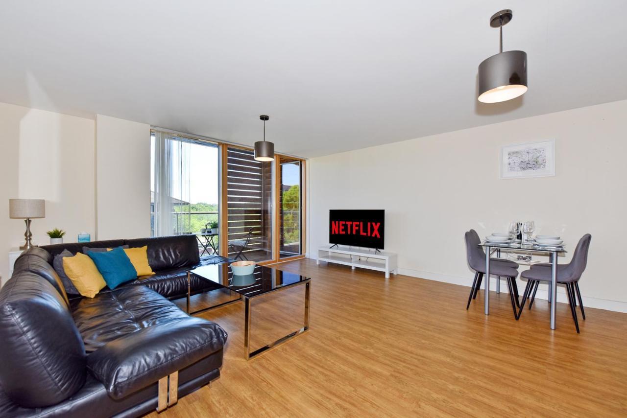 The Vizion Serviced Apartments From Pincott Properties - Free Parking, Private Balcony, And Wifi 米尔顿凯恩斯 外观 照片