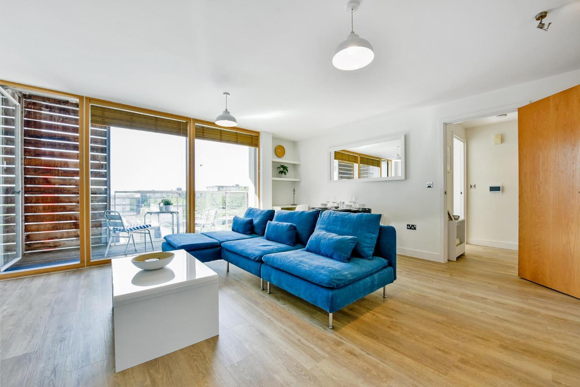 The Vizion Serviced Apartments From Pincott Properties - Free Parking, Private Balcony, And Wifi 米尔顿凯恩斯 外观 照片
