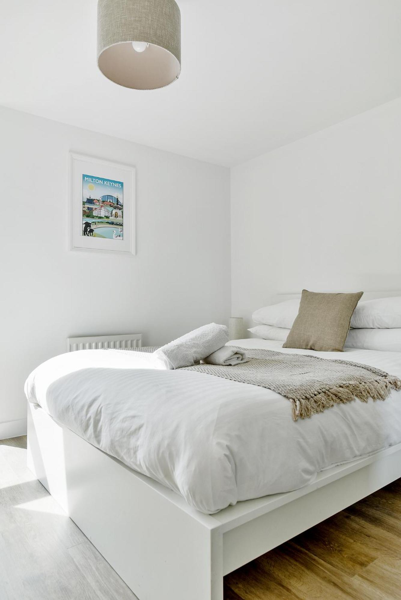 The Vizion Serviced Apartments From Pincott Properties - Free Parking, Private Balcony, And Wifi 米尔顿凯恩斯 外观 照片