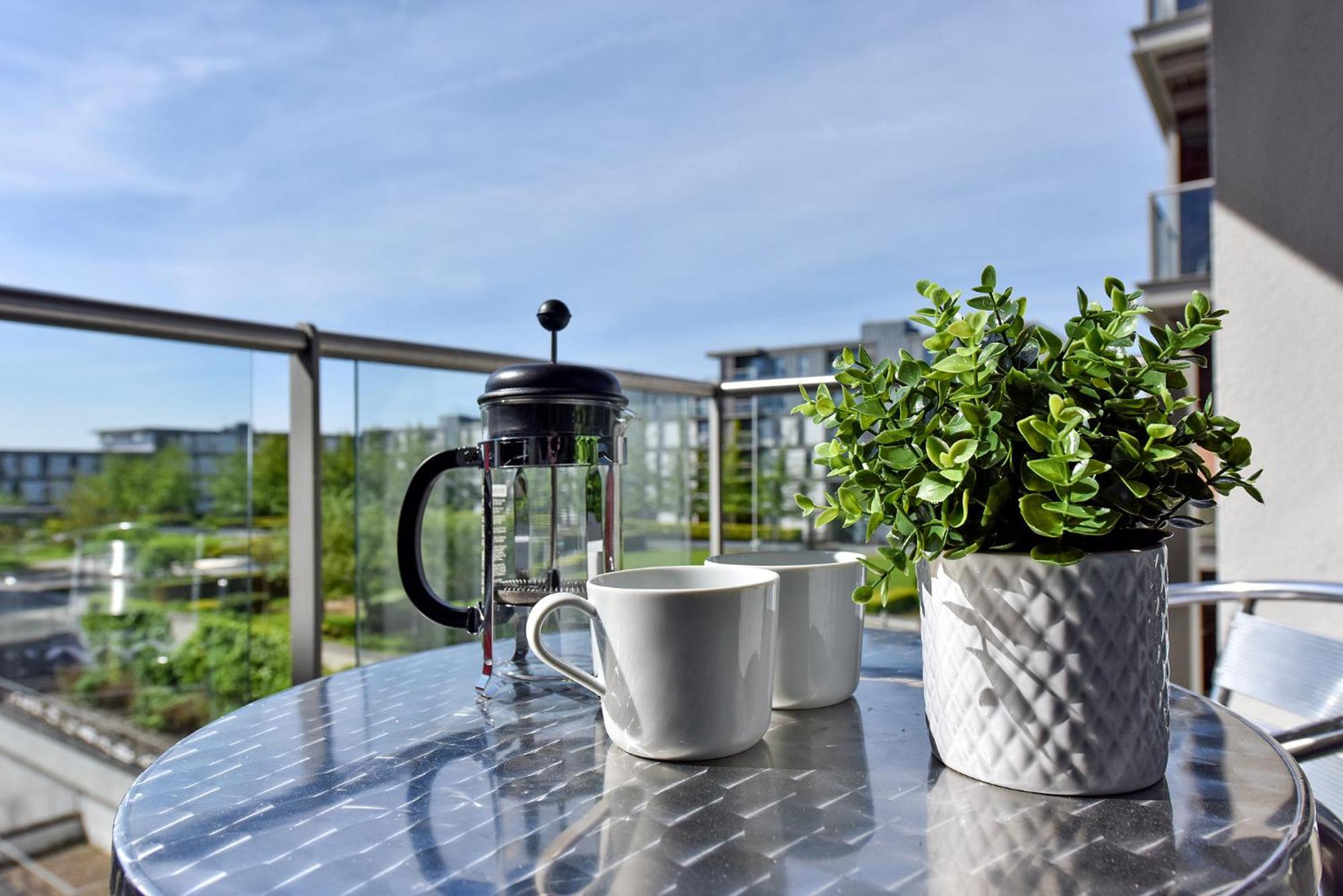 The Vizion Serviced Apartments From Pincott Properties - Free Parking, Private Balcony, And Wifi 米尔顿凯恩斯 外观 照片