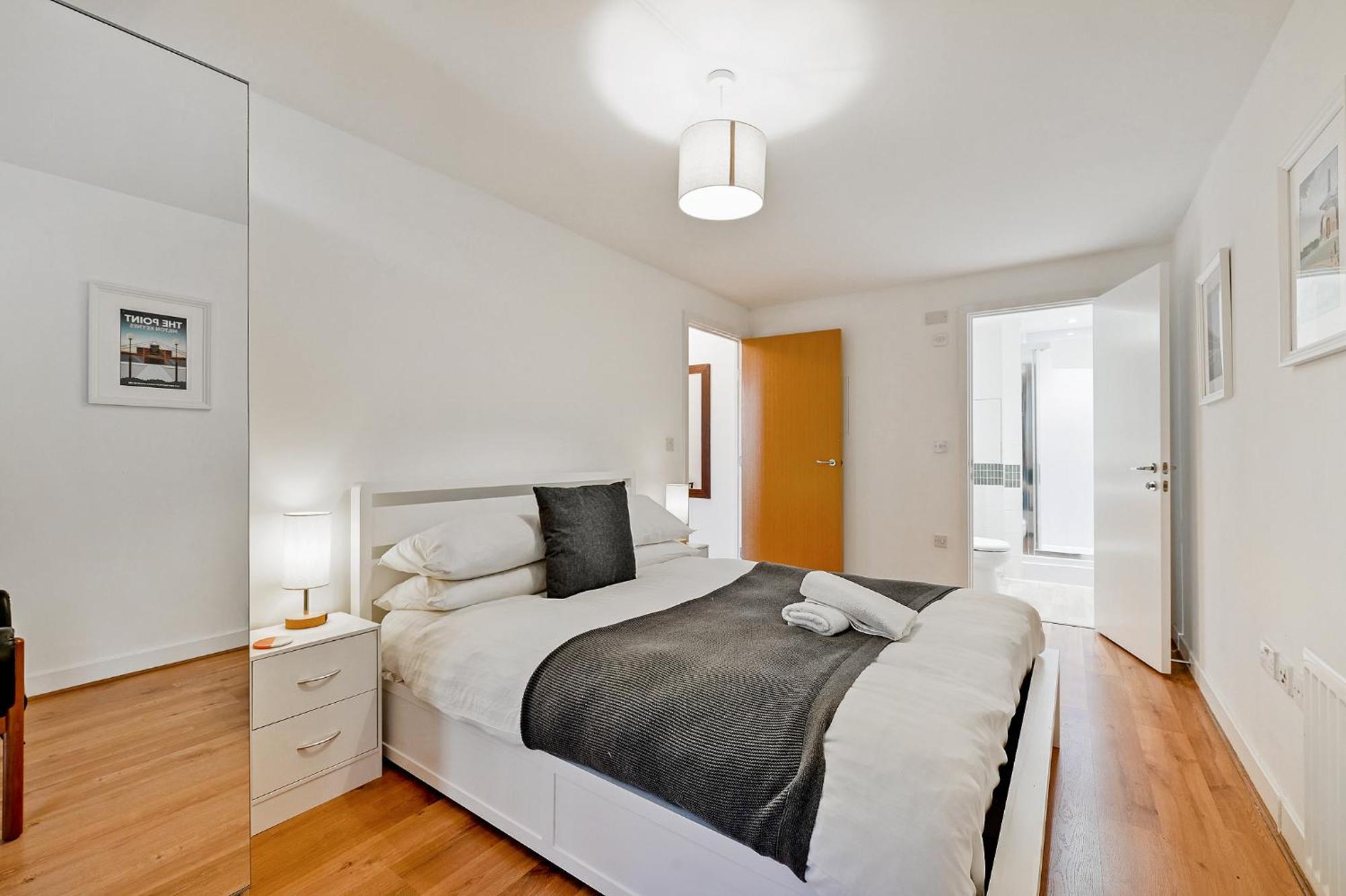 The Vizion Serviced Apartments From Pincott Properties - Free Parking, Private Balcony, And Wifi 米尔顿凯恩斯 外观 照片